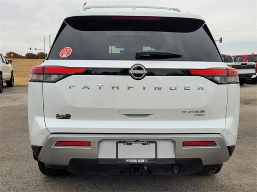 2025 Nissan Pathfinder Platinum