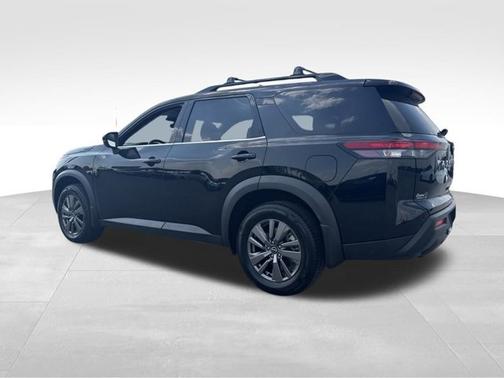 2023 Nissan Pathfinder SV
