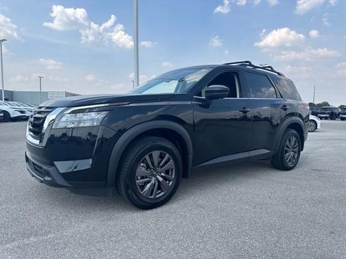 2023 Nissan Pathfinder SV