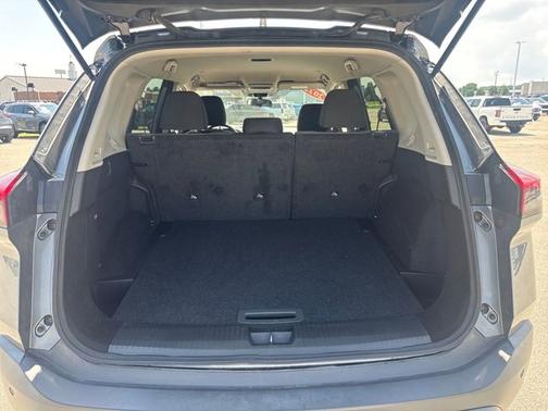 Gun Metallic 2022 Nissan Rogue SV