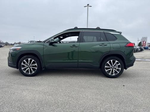 2024 Toyota Corolla Cross XLE