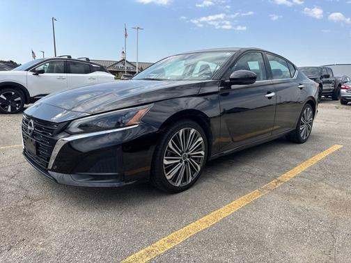 Super Black 2023 Nissan Altima 2.5 SL
