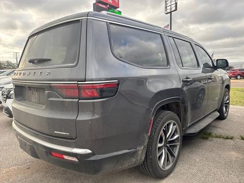 Baltic Gray Metallic Clearcoat 2022 Jeep Wagoneer Series II