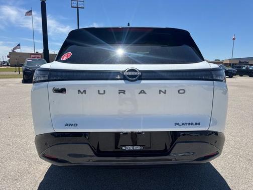 Everest White Pearl Tricoat/Super Black 2026 Nissan Murano Platinum