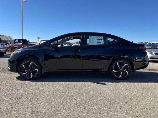 2025 Nissan Versa SR