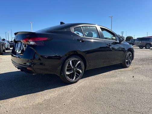 2025 Nissan Versa SR