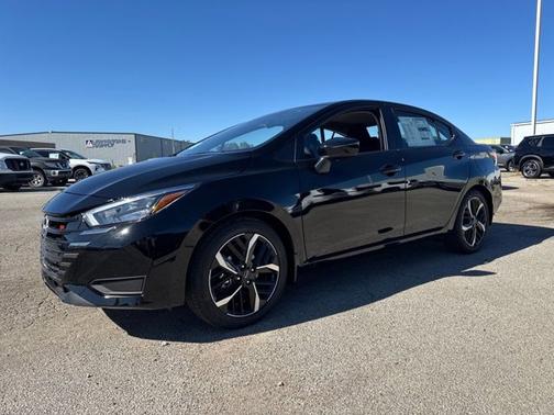 2025 Nissan Versa SR