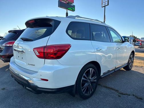 2020 Nissan Pathfinder Platinum