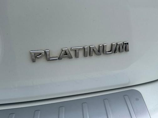 2020 Nissan Pathfinder Platinum