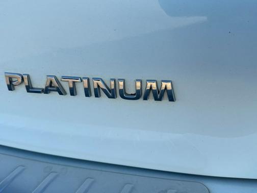 2020 Nissan Pathfinder Platinum