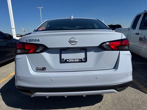 2025 Nissan Versa SV