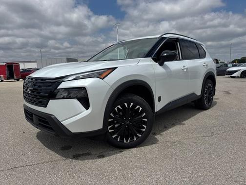 Everest White Pearl Tricoat 2026 Nissan Rogue Dark Armor