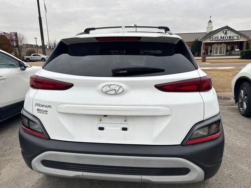 2022 Hyundai KONA SEL