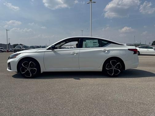 2025 Nissan Altima SR