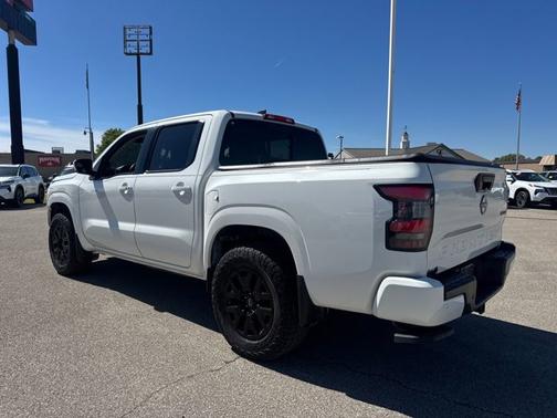 2023 Nissan Frontier SV