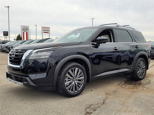 2025 Nissan Pathfinder SL