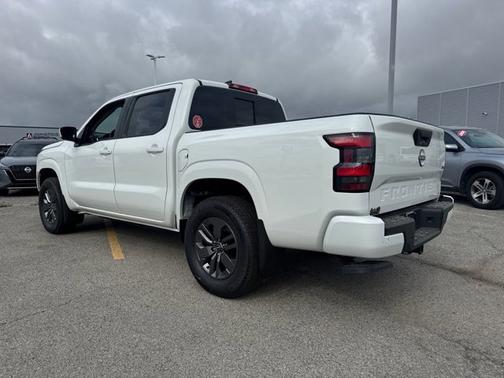 Glacier White 2026 Nissan Frontier SV