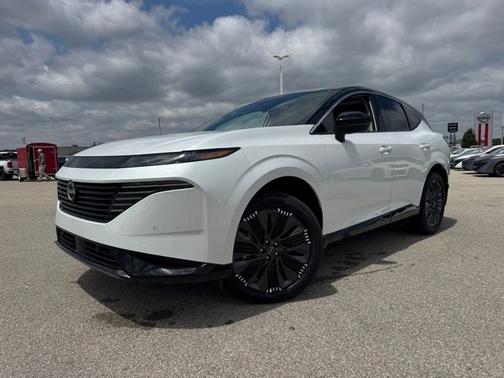 Everest White Pearl Tricoat/Super Black 2026 Nissan Murano Platinum