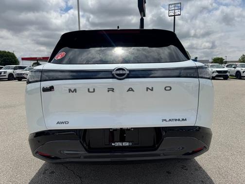 Everest White Pearl Tricoat/Super Black 2026 Nissan Murano Platinum