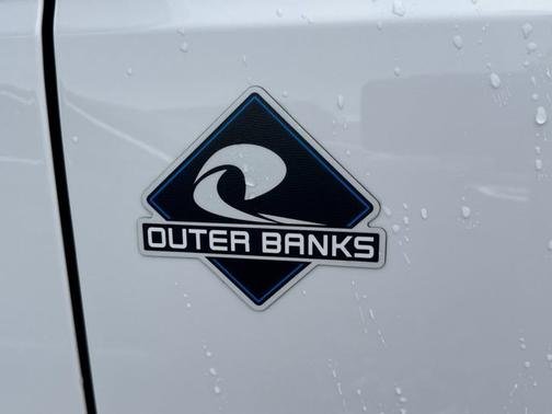 Oxford White 2023 Ford Bronco Outer Banks