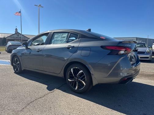 2025 Nissan Versa SR