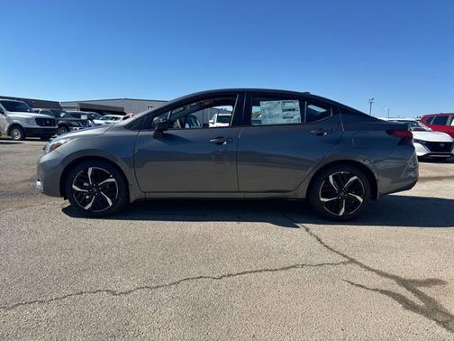 2025 Nissan Versa SR