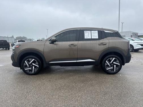 Canyon Bronze Metallic 2025 Nissan Kicks SV