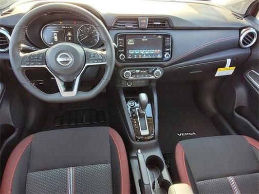 2025 Nissan Versa SR