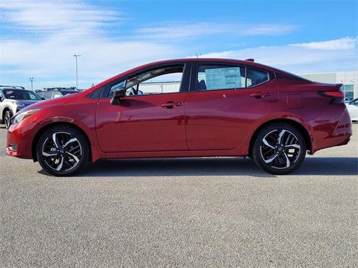 2025 Nissan Versa SR
