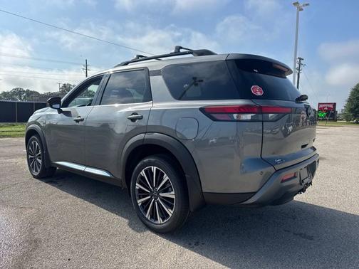 Gun Metallic 2026 Nissan Pathfinder Platinum