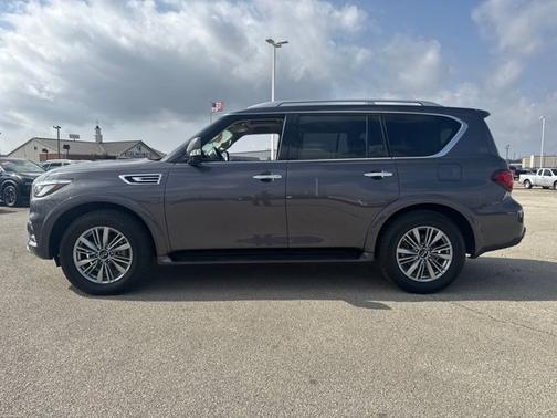 2024 INFINITI QX80 LUXE