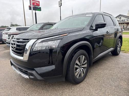 Super Black 2025 Nissan Pathfinder SL