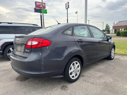 Gray Metallic 2013 Ford Fiesta SE