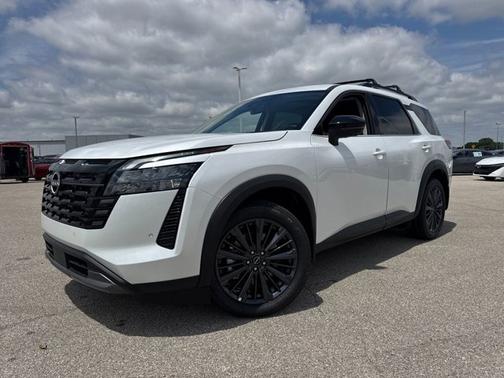 Everest White Pearl Tricoat 2026 Nissan Pathfinder SL