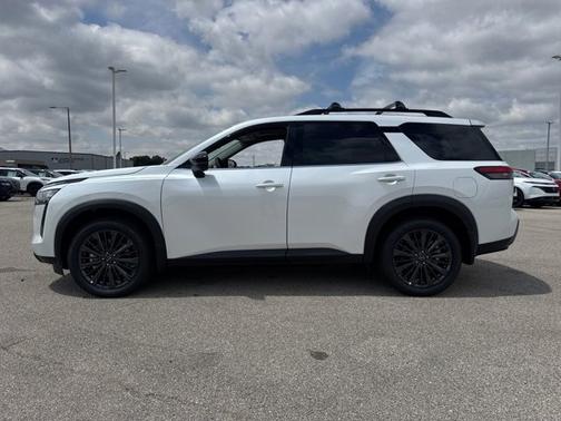 Everest White Pearl Tricoat 2026 Nissan Pathfinder SL
