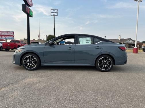 2025 Nissan Sentra SR