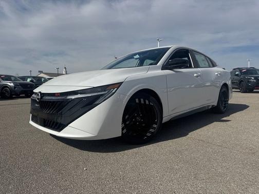 Aspen White Tricoat 2026 Nissan Sentra SR
