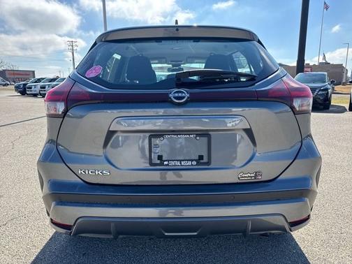 2025 Nissan Kicks Play S