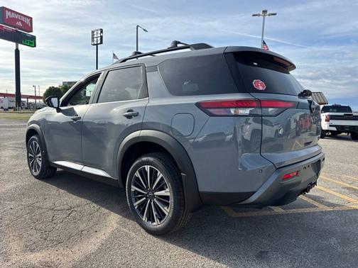 Boulder Gray Pearl 2026 Nissan Pathfinder Platinum