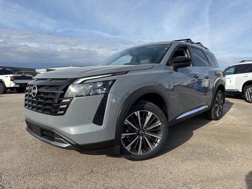 Boulder Gray Pearl 2026 Nissan Pathfinder Platinum