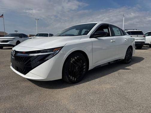 Aspen White Tricoat 2026 Nissan Sentra SR