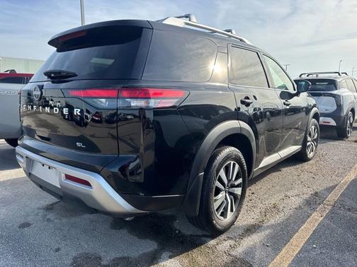 Super Black 2025 Nissan Pathfinder SL