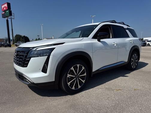 Everest White Pearl Tricoat 2026 Nissan Pathfinder Platinum