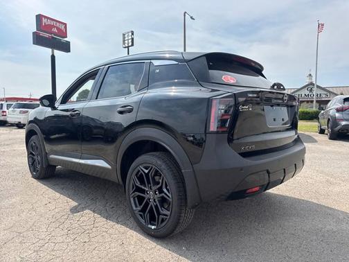 Super Black 2026 Nissan Kicks SR