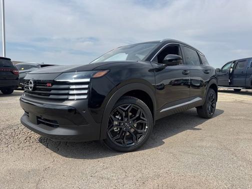 Super Black 2026 Nissan Kicks SR