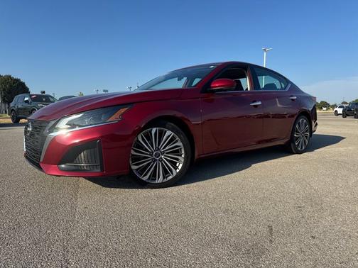 Scarlet Ember Tintcoat 2023 Nissan Altima 2.5 SL