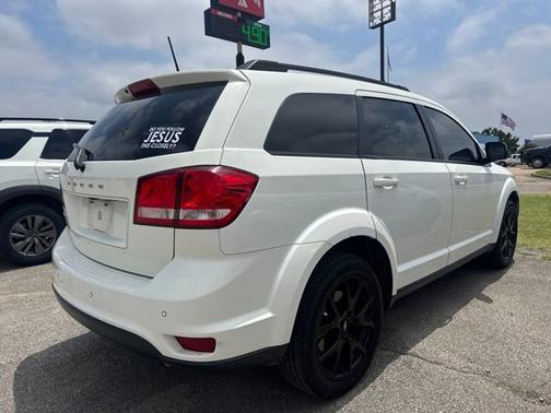 Vice White 2019 Dodge Journey SE