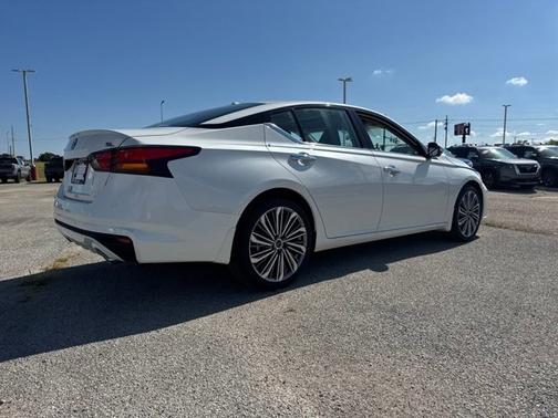 2025 Nissan Altima SL