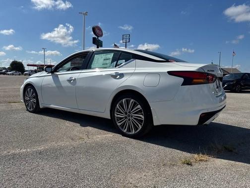 2025 Nissan Altima SL