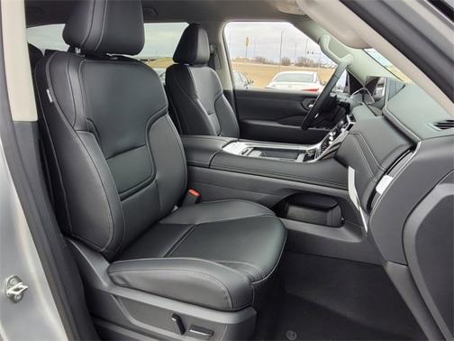 2025 Nissan Armada SV